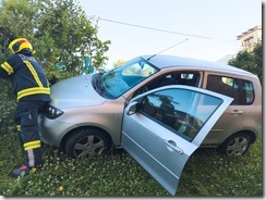 Komposthaufenbrand und Fahrzeugbergung in Schwertberg